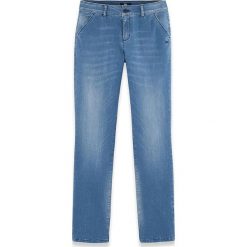 Dżinsy - Regular fit - w kolorze niebieskim. Niebieskie jeansy damskie TBS, w paski, z standardowym stanem. W wyprzedaży za 131,95 zł.