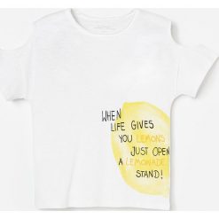 Bawełniany t-shirt z odkrytymi ramionami - Kremowy. Białe t-shirty damskie Reserved, bez wzorów, z bawełny, bez kołnierzyka. Za 24,99 zł.