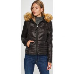 Vero Moda - Kurtka Sally. Zielone kurtki damskie marki Vero Moda, s, z poliesteru, z kapturem. W wyprzedaży za 119,90 zł.