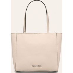Calvin Klein - Torebka. Czarne torby damskie na zakupy Calvin Klein, bez wzorów, ze skóry ekologicznej, na ramię, bez dodatków. Za 539,90 zł.