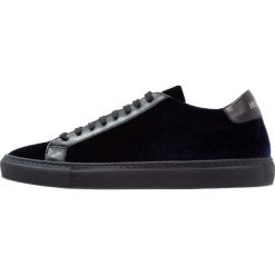 Antony Morato Sneakersy niskie night blue. Niebieskie sneakersy męskie Antony Morato, bez zapięcia. W wyprzedaży za 463,20 zł.