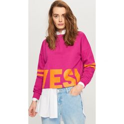 Bluzy damskie: Krótka bluza z napisem – Fioletowy