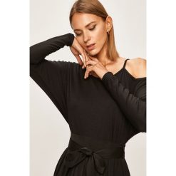 Answear - Bluzka. Brązowe bluzki damskie ANSWEAR, s, bez wzorów, z elastanu, z okrągłym kołnierzem, z długim rękawem. W wyprzedaży za 49,90 zł.