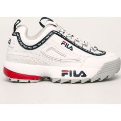 Fila - Buty Disruptor Logo Low. Białe buty sportowe damskie Fila, bez wzorów, z materiału, sportowe. W wyprzedaży za 379,90 zł.