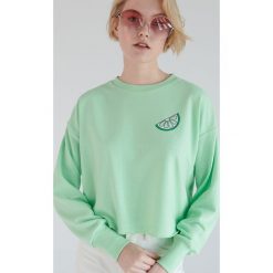 Bluza typu crop -. Bluzy damskie Sinsay, s, bez wzorów, bez rękawów, bez kaptura. W wyprzedaży za 19,99 zł.