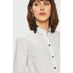 Medicine - Koszula Basic. Białe koszule body damskie marki MEDICINE, s, z elastanu, klasyczne, z klasycznym kołnierzykiem. Za 79,90 zł.