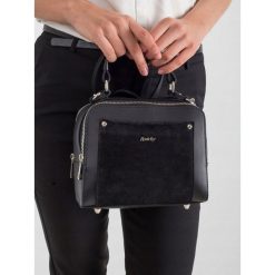 Torebka damska kuferek skórzany Rovicky TWR-78 czarny - Czarny. Czarne kuferki damskie ROVICKY, bez wzorów, ze skóry, eleganckie, bez dodatków. Za 219,99 zł.