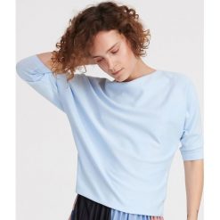 Sweter nietoperz - Niebieski. Niebieskie swetry damskie Reserved, s, bez wzorów, bez rękawów, bez kaptura. Za 49,99 zł.
