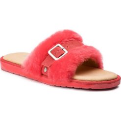 Klapki EMU AUSTRALIA - Warden Stinger W11914 Coral. Różowe klapki damskie EMU Australia, bez wzorów, ze skóry, bez obcasa. W wyprzedaży za 269,00 zł.