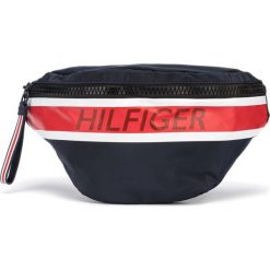 Tommy Hilfiger Torba biodrowa Niebieski. Niebieskie plecaki męskie w paski, z poliesteru. Za 324,95 zł.