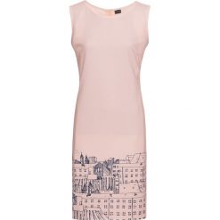 Sukienka bonprix bladoróżowo-lila z nadrukiem. Różowe sukienki damskie marki bonprix, na co dzień, z nadrukiem, bez kołnierzyka, bez rękawów, proste. Za 109,99 zł.