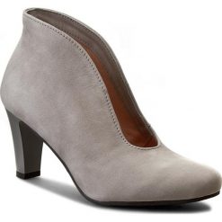 Buty zimowe damskie: Botki OLEKSY – 2115/B24/000/000/000 Szary Nubuk