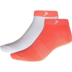 Skarpetki damskie (2 pary) SOD624 - koral neon + biały - Outhorn. Białe skarpetki damskie marki Outhorn, z materiału. W wyprzedaży za 14,99 zł.