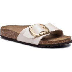 Klapki BIRKENSTOCK - Madrid Big Buckle 1015279 Graceful Pearl White. Brązowe klapki damskie Birkenstock, bez wzorów, ze skóry ekologicznej, bez obcasa. Za 329,00 zł.