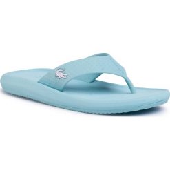 Japonki LACOSTE - Croco Sandal 120 1 CFA 7-39CFA00012K8 Lt Grn/Wht. Niebieskie klapki damskie Lacoste, bez wzorów, z tworzywa sztucznego, bez obcasa. Za 199,00 zł.