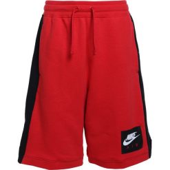 Nike Performance AIR SHORT Krótkie spodenki sportowe university red/black/black. Czerwone spodenki chłopięce Nike Performance, z bawełny, sportowe. Za 139,00 zł.