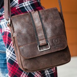 Skórzana torba męska listonoszka Paolo Peruzzi Adventure GA131 ciemnobrązowa - c. brązowy. Pomarańczowe torby męskie skórzane w paski, ze skóry. Za 199,99 zł.