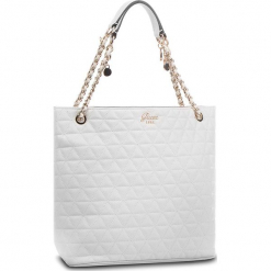 Torebka GUESS - HWVG69 88230 WHI. Białe torebki klasyczne damskie Guess, z aplikacjami, ze skóry ekologicznej, duże. Za 649,00 zł.