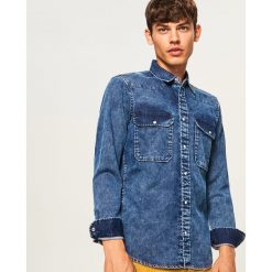 Jeansowa koszula regular fit - Niebieski. Niebieskie koszule męskie marki Reserved, xl, z jeansu. Za 139,99 zł.