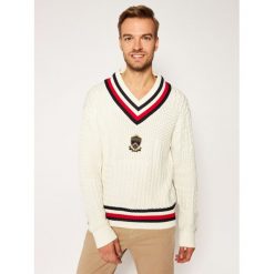 Sweter TOMMY HILFIGER Patchwork Cable Cricket MW0MW14431. Brązowe swetry męskie TOMMY HILFIGER, m, bez wzorów, klasyczne, z klasycznym kołnierzykiem, bez kaptura. Za 849,00 zł.