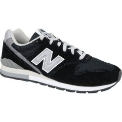 Buty New Balance M CM996BP czarne. Czarne buty sportowe męskie New Balance, z materiału, bez zapięcia. W wyprzedaży za 409,00 zł.