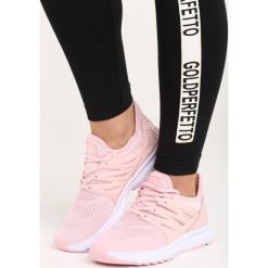 Różowe Buty Sportowe Blossom Spring. Szare buty sportowe damskie marki Born2be. Za 89,99 zł.