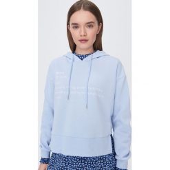 Bluza z napisem - Niebieski. Niebieskie bluzy damskie Sinsay, s, z napisami, bez rękawów, bez kaptura. Za 59,99 zł.