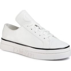 Sneakersy CALVIN KLEIN - Kasandra Cervo E2200 Platinum White. Białe półbuty damskie Calvin Klein, ze skóry ekologicznej. W wyprzedaży za 429,00 zł.