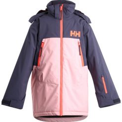 Helly Hansen JUNIOR SECTOR Kurtka narciarska glacier. Czerwone kurtki dziewczęce marki Helly Hansen, z poliesteru, narciarskie. W wyprzedaży za 503,20 zł.