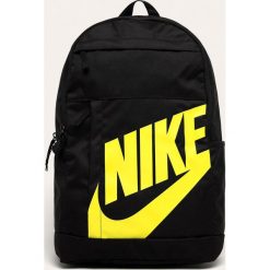 Nike Sportswear - Plecak. Czarne plecaki damskie Nike Sportswear, z nadrukiem, z poliesteru. Za 109,90 zł.