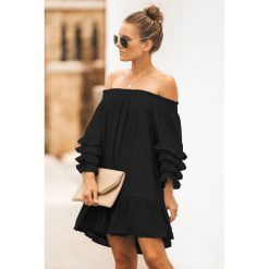 Sukienka LULAR BLACK. Czarne sukienki damskie Sukienka LULAR BLACK, na co dzień, s, bez wzorów, bez kołnierzyka, bez rękawów. W wyprzedaży za 69,00 zł.