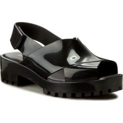 Sandały MELISSA - Cosmopolitan Ad 31883 Black 01003. Czarne klapki damskie Melissa, bez wzorów, z tworzywa sztucznego, bez obcasa, na obcasie. W wyprzedaży za 249,00 zł.