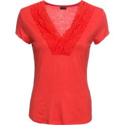Shirt z koronką bonprix czerwony sygnałowy. Czerwone koszulki damskie bonprix, w koronkowe wzory, z koronki, eleganckie, z dekoltem w serek. Za 44,99 zł.