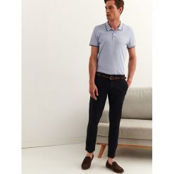 Spodnie typu chino z paskiem. Spodnie męskie Top Secret, m, bez wzorów. Za 89,99 zł.