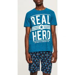 Piżama z szortami Real Hero - Turkusowy. Niebieskie piżamy męskie marki Reserved, m. Za 69,99 zł.