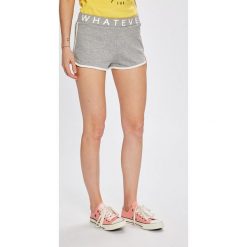 Tally Weijl - Szorty. Szare szorty damskie z printem marki TALLY WEIJL, z bawełny, casualowe. W wyprzedaży za 29,90 zł.