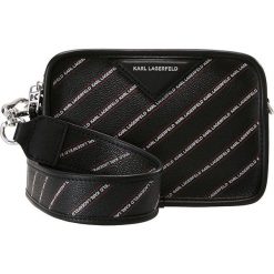 KARL LAGERFELD STRIPE LOGO CROSSBODY Torba na ramię black. Czarne torebki klasyczne damskie KARL LAGERFELD. Za 739,00 zł.