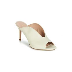Klapki KG by Kurt Geiger BROADWICK. Białe klapki damskie KG by Kurt Geiger, bez wzorów, bez obcasa. W wyprzedaży za 524,30 zł.