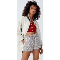 Spodenki tailoring z wiązaniem. Szare szorty damskie marki Pull&Bear. Za 59,90 zł.