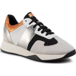 Sneakersy GEOX - D Suzzie B D94FRB 01422 C9876 Black/Off White. Szare półbuty damskie Geox, z zamszu. W wyprzedaży za 339,00 zł.
