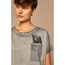 Medicine - T-shirt by Weronika Kolinska. Szare bluzki damskie MEDICINE, s, z nadrukiem, z bawełny, z okrągłym kołnierzem. Za 59,90 zł.
