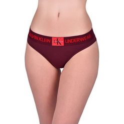 Calvin Klein Stringi damskie Phoebe w / manic red patch QF4920E-XP2 (rozmiar S). Czerwone stringi damskie Calvin Klein, s, bez wzorów. W wyprzedaży za 71,00 zł.