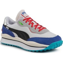 Sneakersy PUMA - Style Rider Ride On 37283901 01 P.White/Dass Blue/Hogh Rise. Białe sneakersy męskie Puma, na co dzień, bez wzorów, z tworzywa sztucznego, eleganckie, bez zapięcia. W wyprzedaży za 309,99 zł.