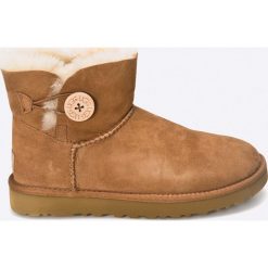 UGG - Buty Mini Bailey Bow II. Szare buty zimowe damskie marki Ugg, z futra, na obcasie. Za 849,90 zł.