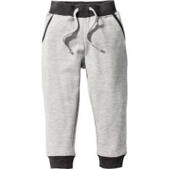Biustonosz z usztywnianymi miseczkami bonprix jeżynowy + ciemnoniebieski. Fioletowe biustonosze bonprix, z napisami. Za 75,98 zł.