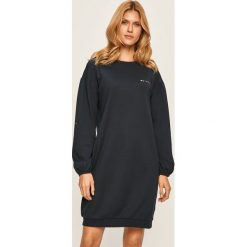 Emporio Armani - Koszula nocna. Niebieskie piżamy damskie Emporio Armani, s, bez wzorów, z elastanu, z okrągłym kołnierzem, bez rękawów. W wyprzedaży za 239,90 zł.