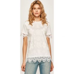 Desigual - T-shirt. Czarne bluzki damskie Desigual, s, bez wzorów, z bawełny, z okrągłym kołnierzem, z krótkim rękawem. W wyprzedaży za 219,90 zł.