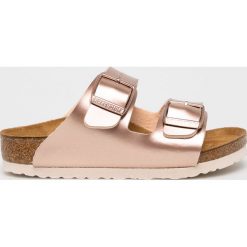 Birkenstock - Klapki dziecięce Arizona Kids. Różowe sandały dziewczęce Birkenstock, ze skóry. Za 169,90 zł.