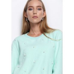 Miętowa Bluza One Pearl. Zielone bluzy sportowe damskie marki Born2be, l, z dresówki. Za 49,99 zł.