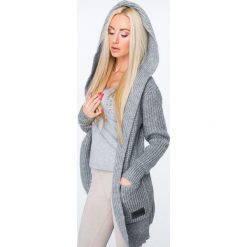 Sweter z warkoczowym wiązaniem ciemmnoszary MISC004. Szare kardigany damskie Fasardi. Za 129,00 zł.